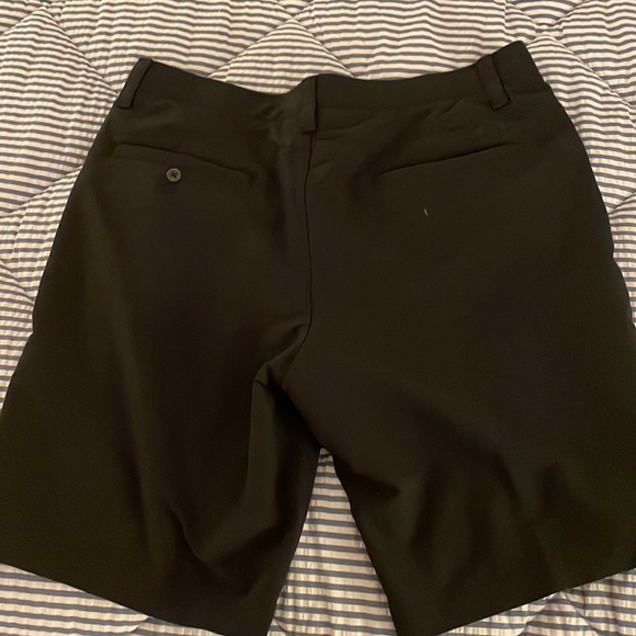 Black under armour men’s shorts; size 38 - Picture 2 of 3